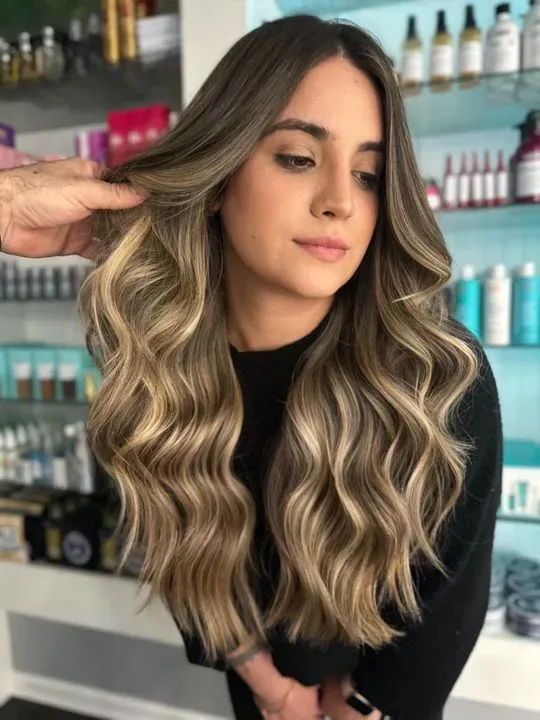 https://cdn.salonspotlight.com/photos/s4n2JbymOD04Ez5MIZho/d5b73401-88f2-46a4-967a-0a4fd5a439d2_720x720