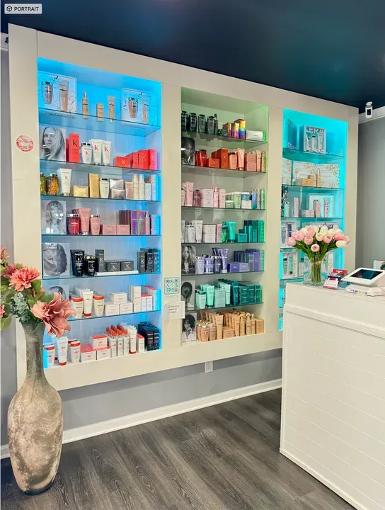 https://cdn.salonspotlight.com/photos/s4n2JbymOD04Ez5MIZho/e07e3684-470a-438b-900f-1beff14a0600_720x720