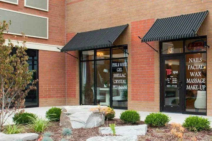 https://cdn.salonspotlight.com/photos/s4q3xCs2xrXrqR24NE56/528f0253-6136-4476-b74d-6baf70f442a5_720x720