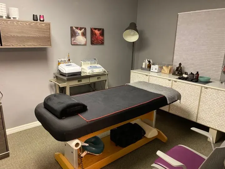 https://cdn.salonspotlight.com/photos/sAqkybqHUtmlB1LUS6FY/54ac08f6-e47c-4366-962d-a44c51a05d9e_720x720