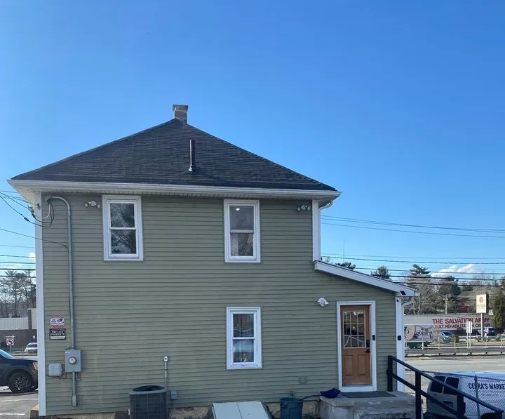 https://cdn.salonspotlight.com/photos/sDjvVdtAex4OIDZVuBVO/642bd0ba-9c57-4ce9-86a9-4571ce37f426_720x720