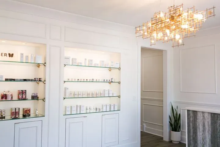https://cdn.salonspotlight.com/photos/sFPXVKmvONGylIwCQ5XF/dbd57ef2-443f-443b-8620-b2864d5edbf7_720x720
