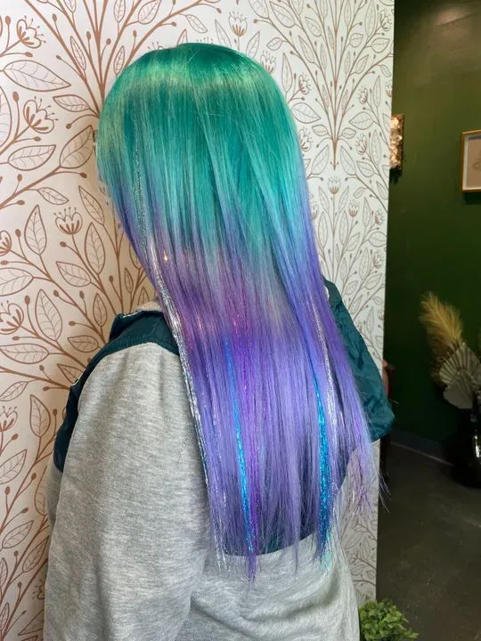 https://cdn.salonspotlight.com/photos/sGS2uT2y06CFUs0rpbew/789dabba-c14f-4a78-81a0-44de86526d86_720x720