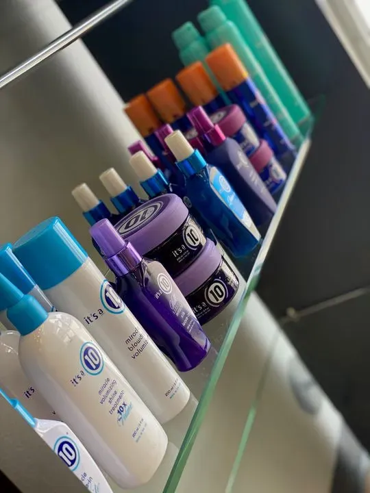 https://cdn.salonspotlight.com/photos/sH4N2WVDtMBPSFCPMJyh/2ed8c9c2-4cc5-4584-a4b9-50547d4d524e_720x720