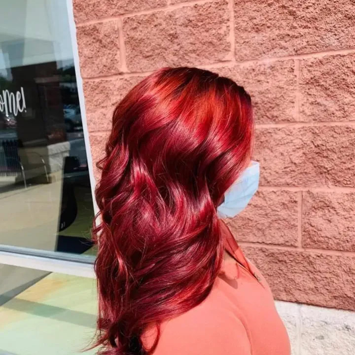 https://cdn.salonspotlight.com/photos/sH4N2WVDtMBPSFCPMJyh/fc35287d-a660-4537-932d-0717ba50f6e0_720x720