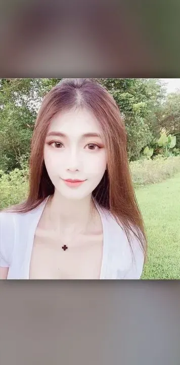 https://cdn.salonspotlight.com/photos/sI1gvt1FJuG3FEBWukPF/abcbdf1d-080b-422c-8e2f-a545ccf31fb3_720x720