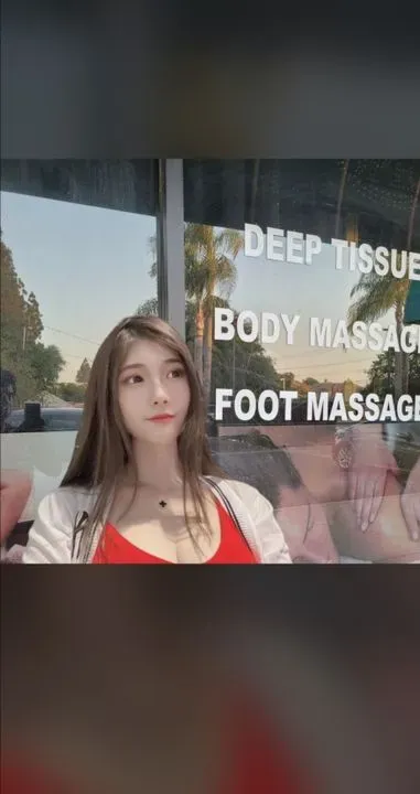 https://cdn.salonspotlight.com/photos/sI1gvt1FJuG3FEBWukPF/fe7794f7-90f0-4572-924e-7c37c7583d37_720x720