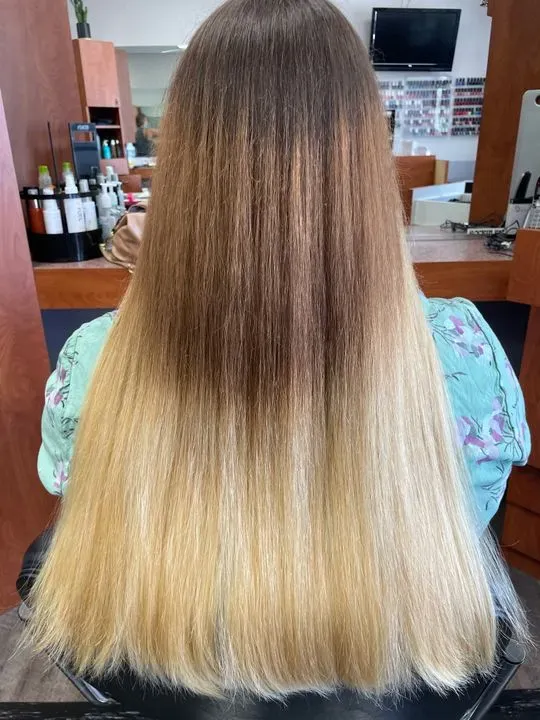 https://cdn.salonspotlight.com/photos/sIFRkatIexdLcitEbZ7i/3f0c02f7-1b2e-49f3-80e8-57ce3f7908ed_720x720