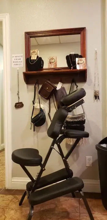 https://cdn.salonspotlight.com/photos/sKZGCSDV1ic5DLvkB4tV/06b5e4a7-0d37-4528-b139-6c5aaae291c9_720x720