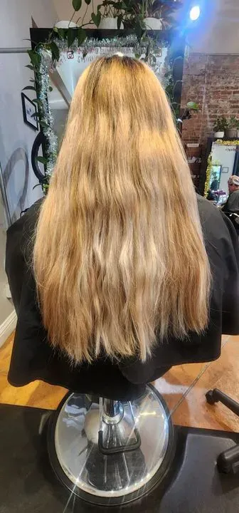 https://cdn.salonspotlight.com/photos/sKZGCSDV1ic5DLvkB4tV/0c5102eb-6783-425e-b831-94714138cd7f_720x720