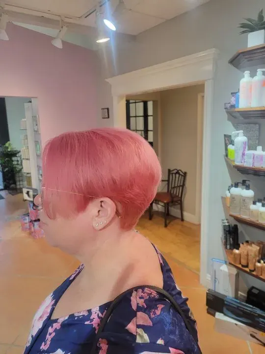 https://cdn.salonspotlight.com/photos/sKZGCSDV1ic5DLvkB4tV/d4f0108c-28f6-49c5-89e8-cddeffc427ae_720x720