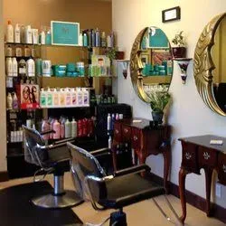 https://cdn.salonspotlight.com/photos/sL05ehRoTYiX8gKMYZJ1/36d69a4b-e59c-4fd3-942b-08c75f90862b_720x720