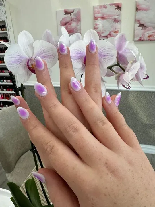 https://cdn.salonspotlight.com/photos/sLB8qRlHFAOUB55Ec8Bt/f2e1f56e-5613-4878-93ed-9c9c5cff5f47_720x720