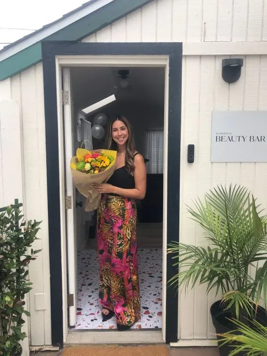 https://cdn.salonspotlight.com/photos/sOSssH6Av0CI8hW1WgGc/d3ced99e-7434-4a09-a2b3-38e215d59464_720x720