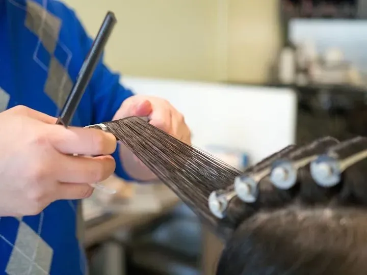 https://cdn.salonspotlight.com/photos/sQMPUEpJ0MD1ccVyTjHl/66318553-9587-4dfe-b062-f54c6783f2d7_720x720