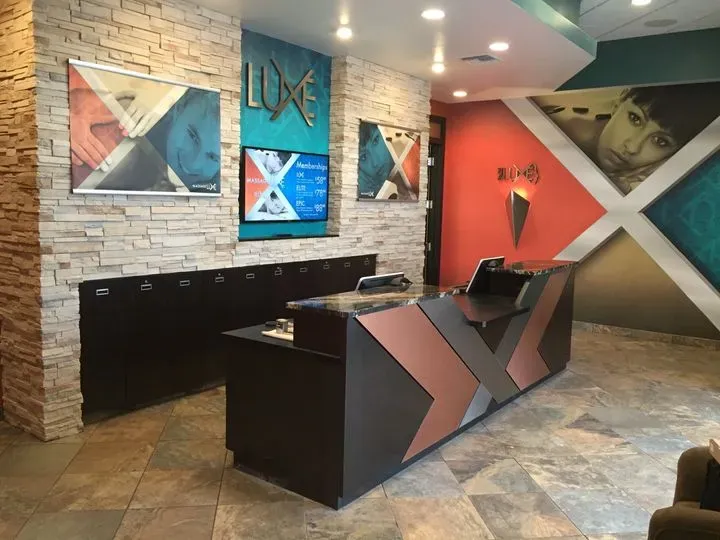 https://cdn.salonspotlight.com/photos/sQrguJQZkV8S2AACrfhe/0f8b24fa-6b03-40ca-ac88-fec08168a2c7_720x720