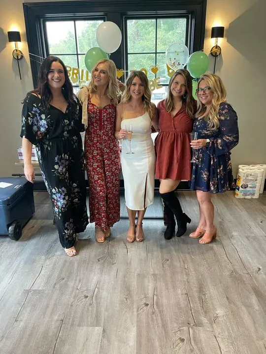 https://cdn.salonspotlight.com/photos/sTggL07Pz8BftDlCcjTJ/b33af24f-3df8-4eab-91c7-817c2760e190_720x720