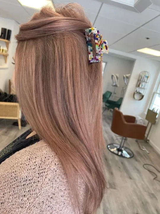 https://cdn.salonspotlight.com/photos/sTggL07Pz8BftDlCcjTJ/d6429df2-6333-47b1-95e7-a513b36c93ea_720x720