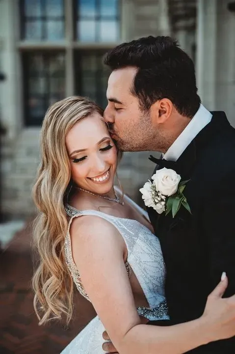 https://cdn.salonspotlight.com/photos/sVeqnfanbUZ6fbPtYIBg/c82fc3af-9871-415c-b966-6e72ac38edab_720x720