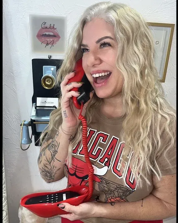 https://cdn.salonspotlight.com/photos/sW3OfcT8PCV4WOBrWIIF/26022b69-5e37-4fb8-a554-eed44e65d972_720x720