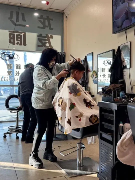 https://cdn.salonspotlight.com/photos/sWqEJmQjMWYTwIOvXCjP/f8afface-9ca3-4593-b97a-31b638eefa69_720x720
