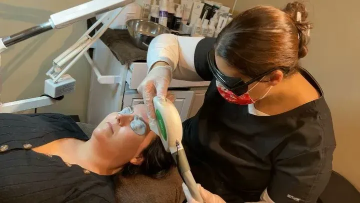 https://cdn.salonspotlight.com/photos/sXbSbYc8tofDzplku1Jf/367f468a-363e-4c28-ba95-240cdf6361a6_720x720
