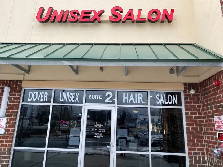https://cdn.salonspotlight.com/photos/sYN0gRZXwLJ3rhl19g96/94d8a0ea-1660-4b04-9896-d56e9e2cc706_720x720
