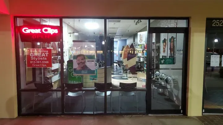 https://cdn.salonspotlight.com/photos/sayqQnM52tdIu1aP6Ykg/0837e7c6-e4c6-4c36-ac45-d91f0fe23146_720x720