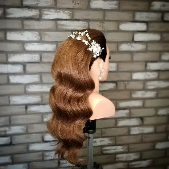 https://cdn.salonspotlight.com/photos/sbVl8yP7QZgKP8Bm146g/dd1fc7c2-5746-4971-91b7-052792b47eb3_720x720