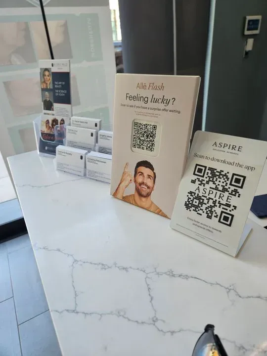 https://cdn.salonspotlight.com/photos/scoGXXBu00KOrMIU5mCK/0b5af40f-61b9-4bf6-a0a3-53395e5aac7a_720x720