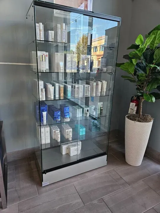 https://cdn.salonspotlight.com/photos/scoGXXBu00KOrMIU5mCK/b1bceb4d-2dc6-461b-b24b-9ec639f03a45_720x720