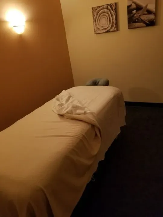 https://cdn.salonspotlight.com/photos/sdaKs2KdsBLRoejBsO43/95b6631a-8eef-4515-8656-e096bbcd05c5_720x720