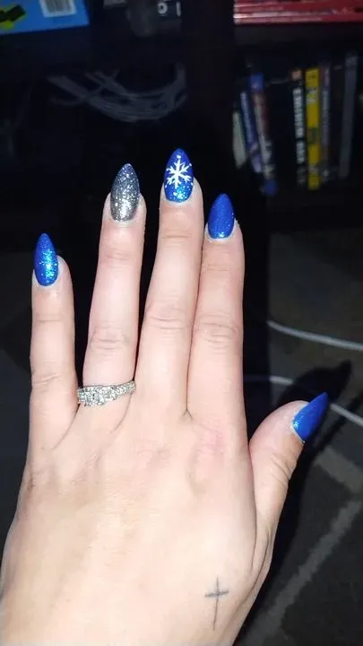 https://cdn.salonspotlight.com/photos/se0tX9PqKj1C5TSIfuxZ/cc2bae01-56a6-447d-a921-549ba4575c2a_720x720
