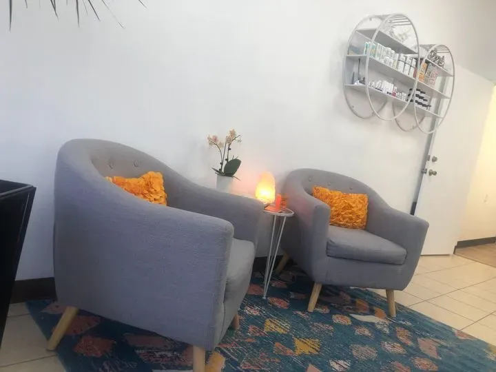 https://cdn.salonspotlight.com/photos/sjZoesEZR2RaVxGEnnmN/8e101d8b-91b1-427e-969e-807074796975_720x720
