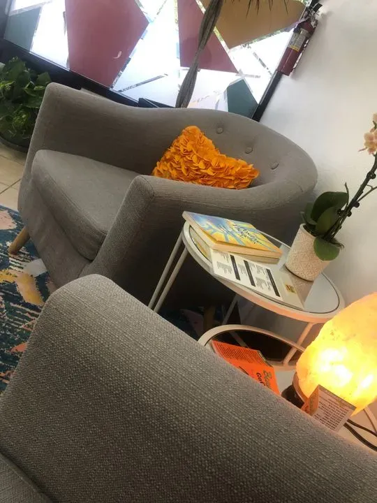 https://cdn.salonspotlight.com/photos/sjZoesEZR2RaVxGEnnmN/fd9efc1a-6d06-42a5-8f8d-efba5c5fae0c_720x720