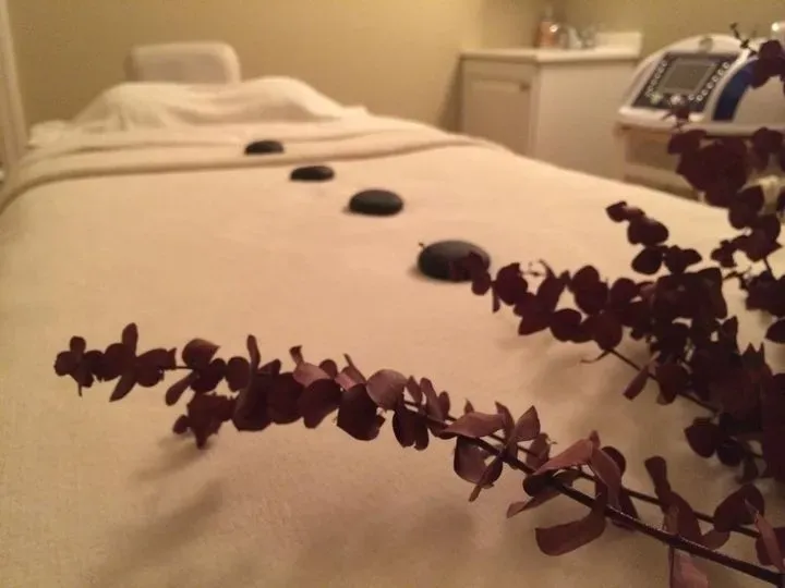 https://cdn.salonspotlight.com/photos/sjh5FwBvRQMXylz4oGHz/2bf0e8ed-a124-440d-9818-1aafaef2b368_720x720