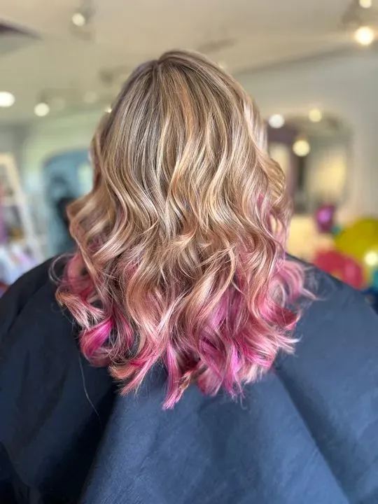 https://cdn.salonspotlight.com/photos/sliPRmUlnkFgCa2kFNaa/43a3d80b-9d28-457c-99df-b826bacd68a0_720x720