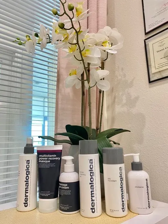 https://cdn.salonspotlight.com/photos/sok5h5J6y7BwPfBSPdUm/820b5917-97ec-46aa-8d34-472ddfe82913_720x720