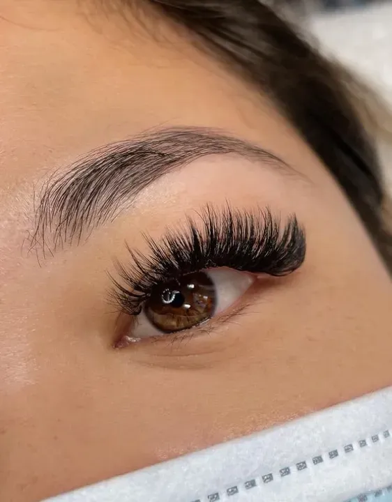 https://cdn.salonspotlight.com/photos/sok5h5J6y7BwPfBSPdUm/f8df72a2-134c-4892-9ba6-9b3bb1b7f466_720x720