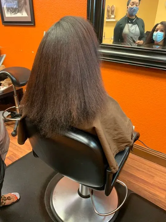 https://cdn.salonspotlight.com/photos/sqgiuS1xv6v4v4ZTXkSW/3020b0cb-339c-4b84-81f0-31835fef7cec_720x720