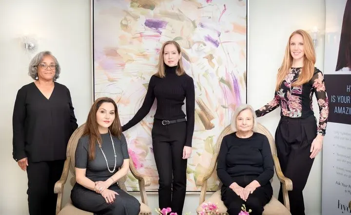 https://cdn.salonspotlight.com/photos/sruxtmur0ZhIhhfG40za/01534355-8d80-4202-8d4f-a4be487cff2a_720x720