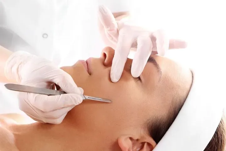 https://cdn.salonspotlight.com/photos/sruxtmur0ZhIhhfG40za/716f5ed7-224e-4e95-bb34-afbd899b8102_720x720