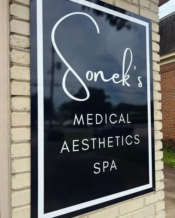 https://cdn.salonspotlight.com/photos/sruxtmur0ZhIhhfG40za/73c4776c-52cc-4575-8c8d-8e265dda0d12_720x720