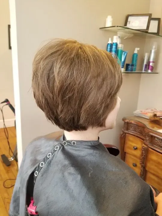 https://cdn.salonspotlight.com/photos/ssKfDAvNszJFmikKBIPW/8a130d5b-d48a-44ee-8722-8378a0fd0319_720x720