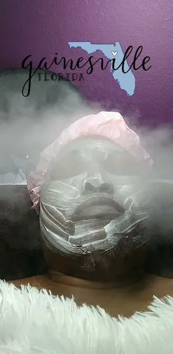 https://cdn.salonspotlight.com/photos/st64EDb49WVJhdZ9O2Dp/0a4dbc7c-29c7-4ce4-b342-ce650dc227d2_720x720