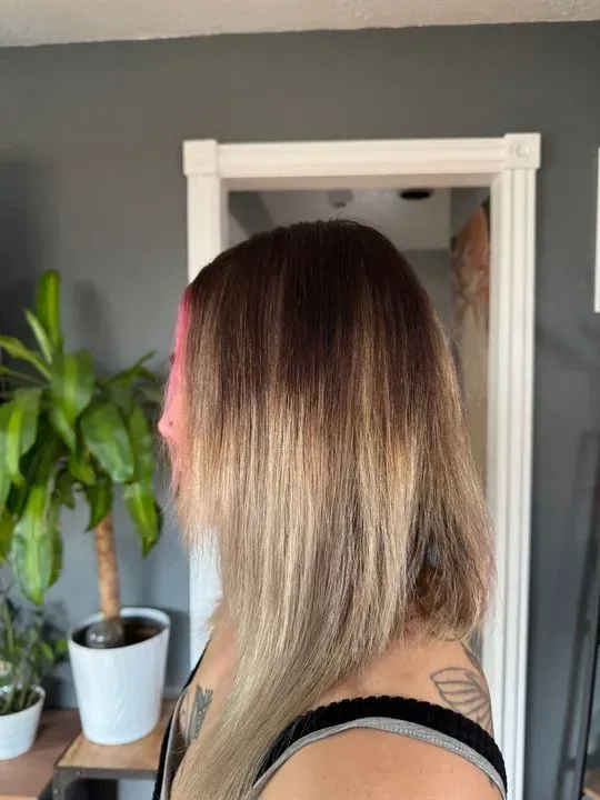 https://cdn.salonspotlight.com/photos/stw6DNpVe07pEJ8hK14h/f8c9f044-3e36-4b50-9532-027e0d7a73b2_720x720