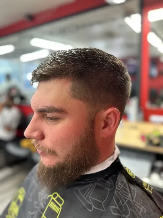 https://cdn.salonspotlight.com/photos/stzBoN862U5To5v9ADjK/7e7b0f27-1446-4cb4-98b3-ae6f4cabba02_720x720