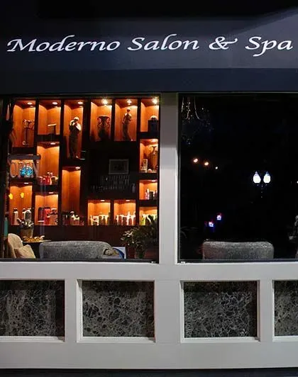 https://cdn.salonspotlight.com/photos/sue3xgtQETKHNc9xazRy/996e4799-d774-4d4f-800d-fbb04cd1d033_720x720