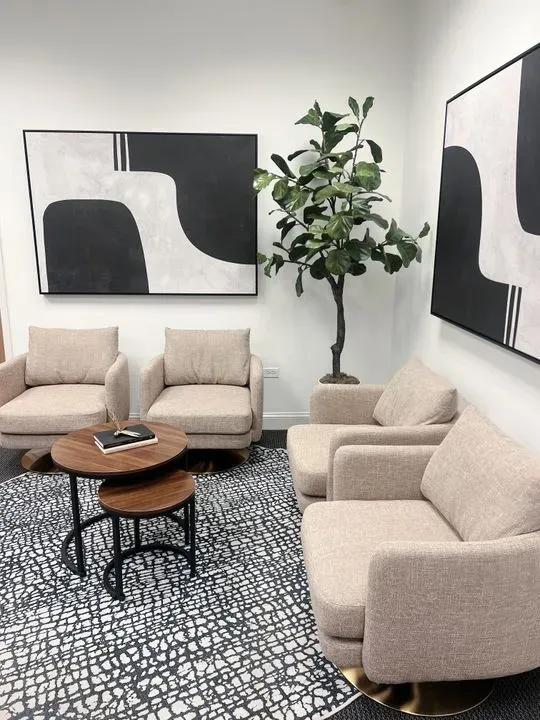 https://cdn.salonspotlight.com/photos/svthplwmXb4z84bzgaZM/aa3e0205-2a5f-4fbc-9098-b6e8f0d2aceb_720x720