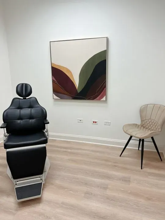 https://cdn.salonspotlight.com/photos/svthplwmXb4z84bzgaZM/e2c45911-f35a-4b2c-99b3-7ce3fbe64af7_720x720